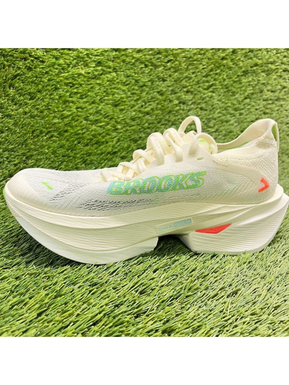 Brooks Hyperion Max 3 Mens Size 6 Ivory Green Athletic Running Shoes Sneakers - Picture 2 of 9